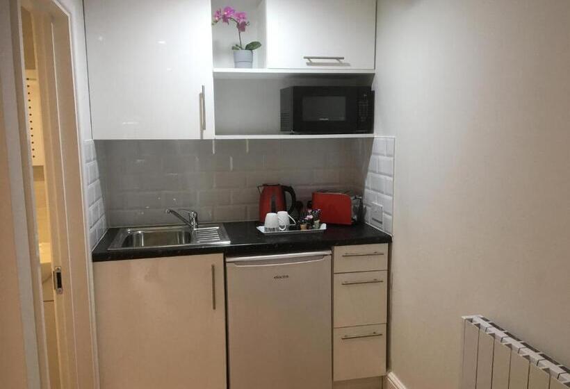 Номер Стандарт, Trumbles Gatwick B&b