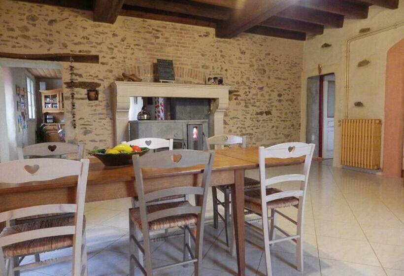 غرفة عائلية, A La Haute Bouillere