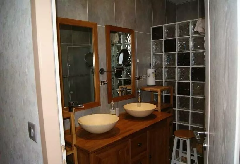 スタンダードルーム, Chambres D'hôtes Le Libournais