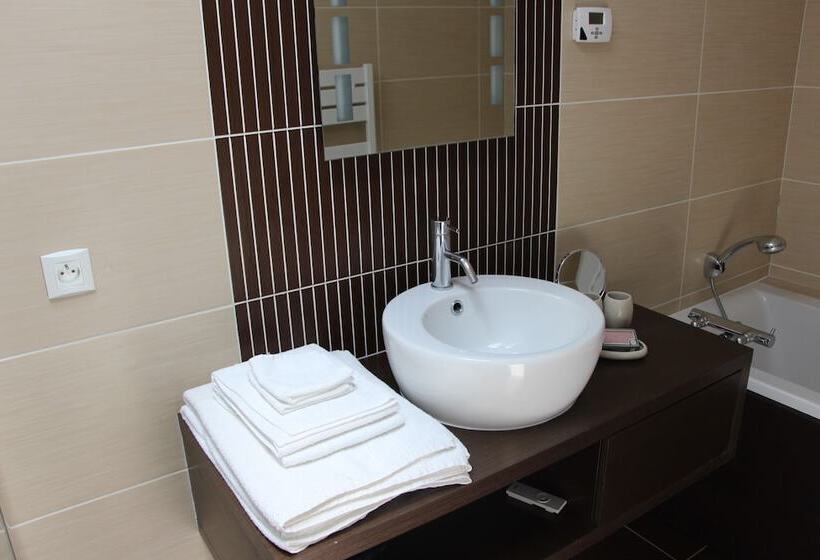 家庭套房, Isa&ric