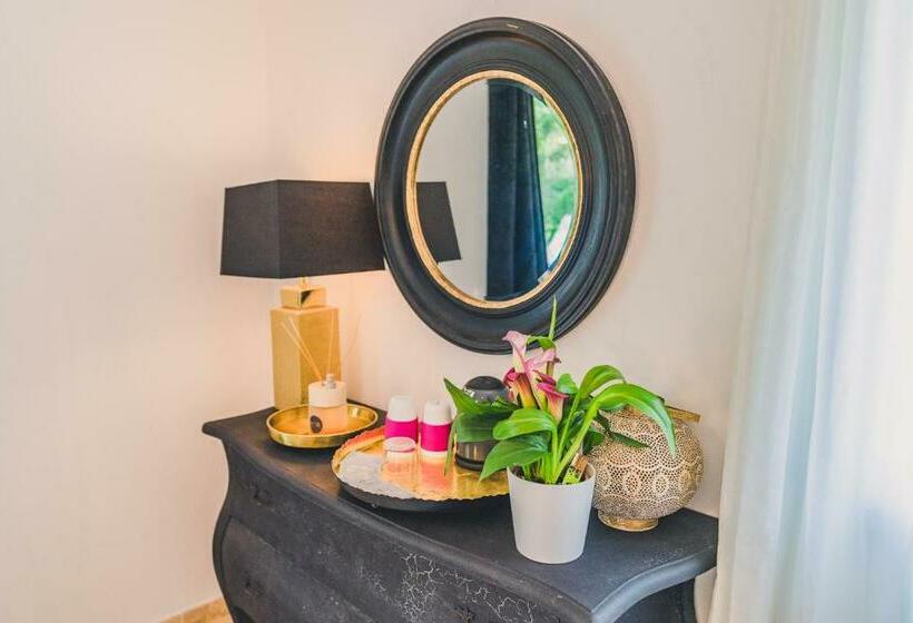 プールの見えるスーペリアルーム, Maison Sadina