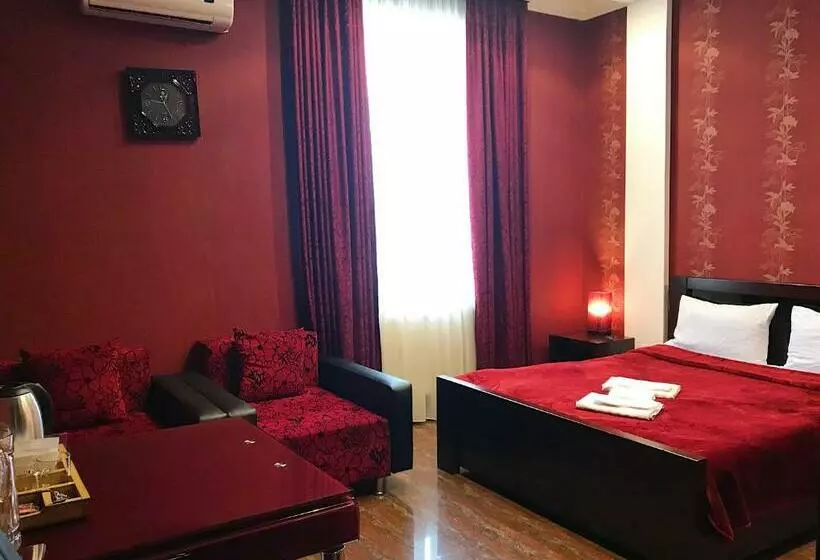 Chambre Supérieure Lit King Size, Aragvi