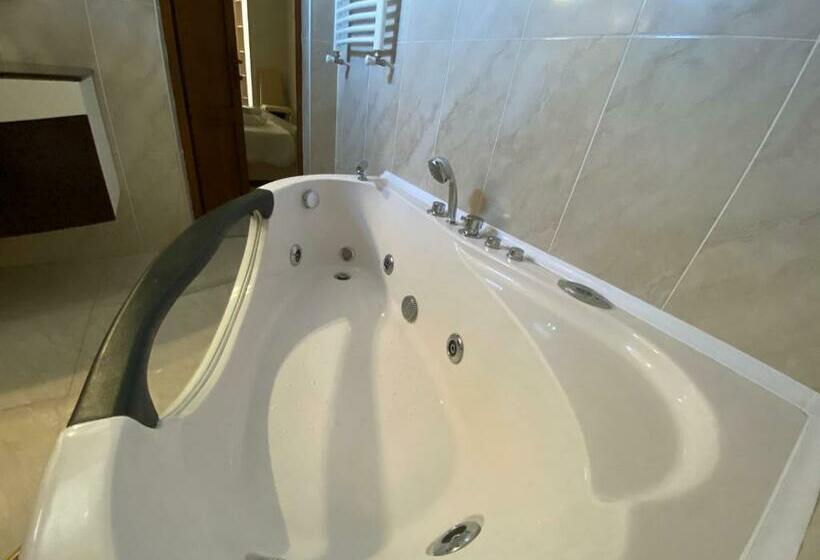 سوییت لوکس, Aragvi