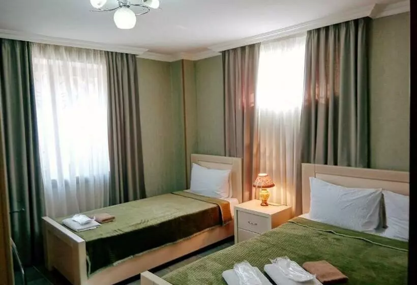 Suite Deluxe, Aragvi