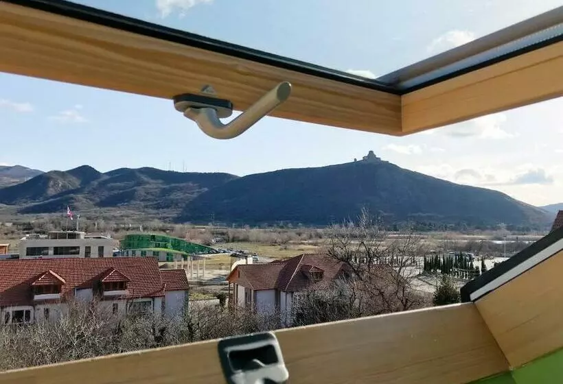 Chambre Triple Confort, Aragvi