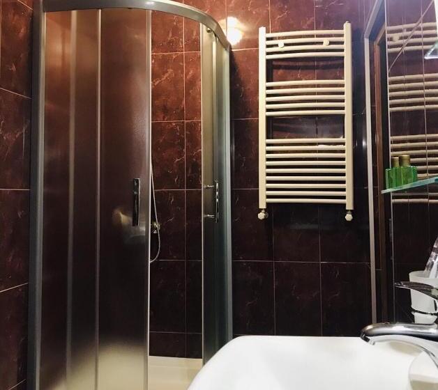 اتاق استاندارد, Aragvi