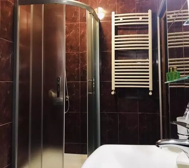 Chambre Standard, Aragvi