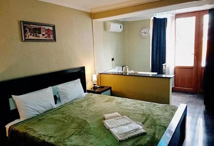 Chambre Deluxe, Aragvi