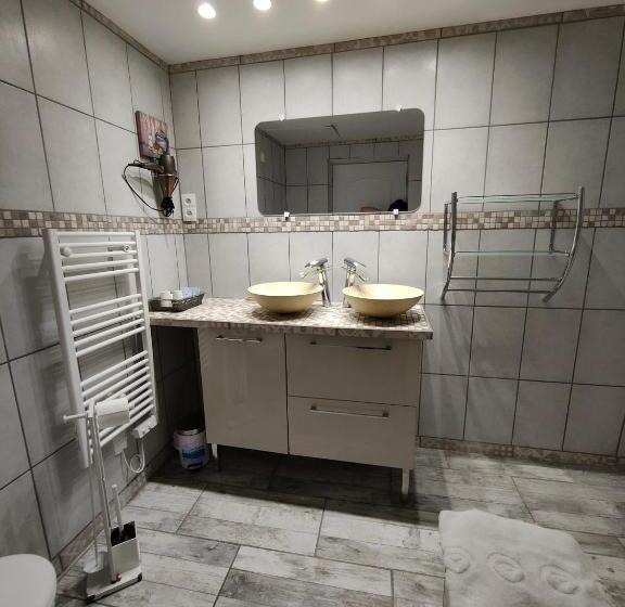 带大床的标准工作室, Auberge Le Chata