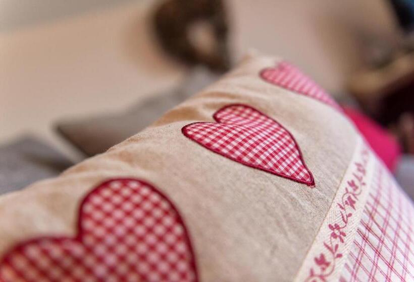 バルコニー付きスタンダードトリプルルーム, Bayern Resort