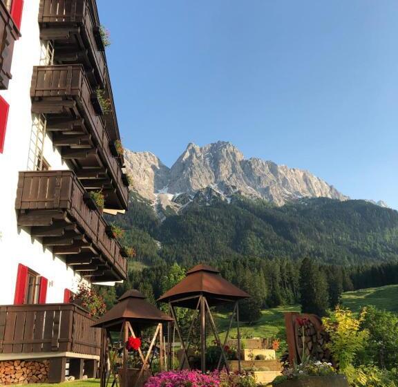 Трехместный Номер Стандарт с Балконом, Bayern Resort