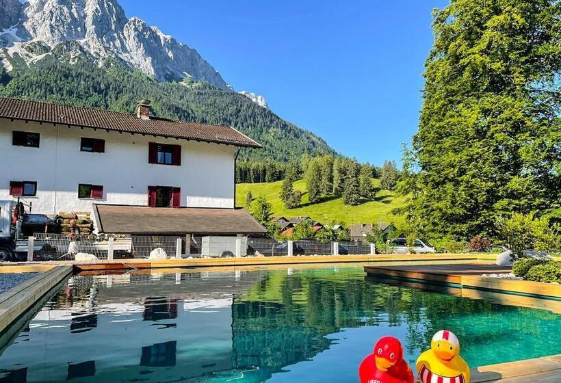 Трехместный Номер Стандарт с Балконом, Bayern Resort