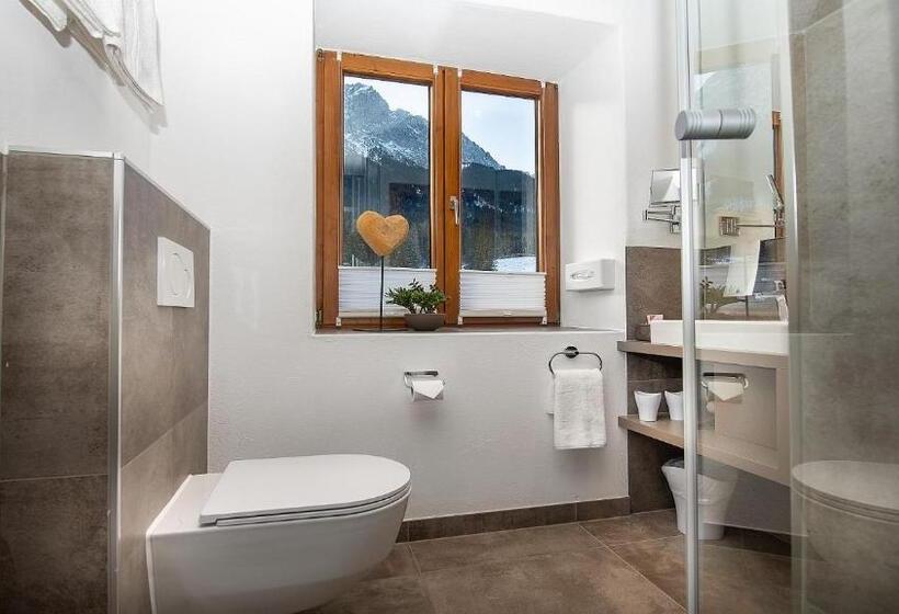 اتاق سوپریور با چشمانداز, Bayern Resort