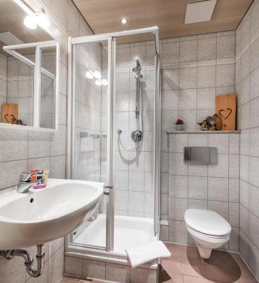 バルコニー付きスタンダードトリプルルーム, Bayern Resort