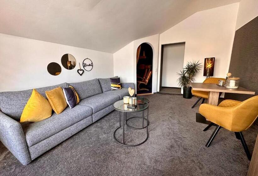 バルコニー付きスタンダードトリプルルーム, Bayern Resort