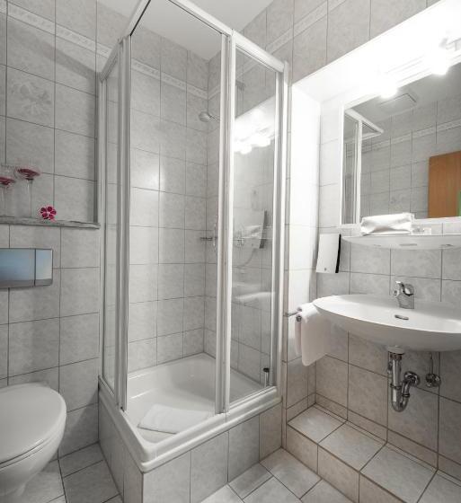 バルコニー付きスタンダードトリプルルーム, Bayern Resort