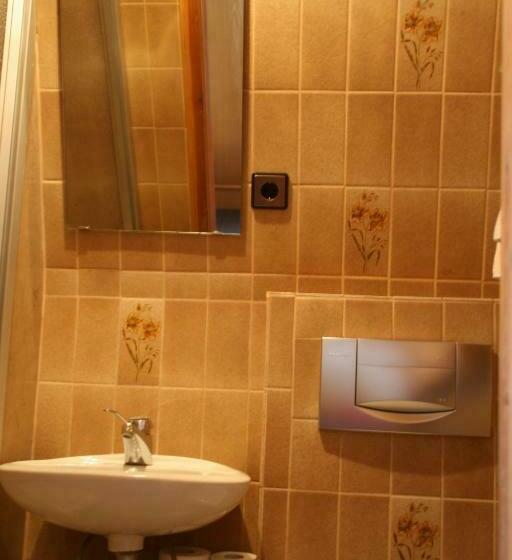 غرفة قياسية, Cafe Lieb