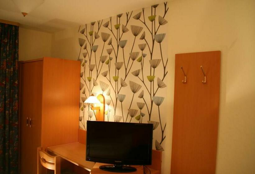 غرفة قياسية فردية, Cafe Lieb