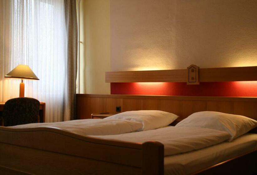 غرفة قياسية, Cafe Lieb