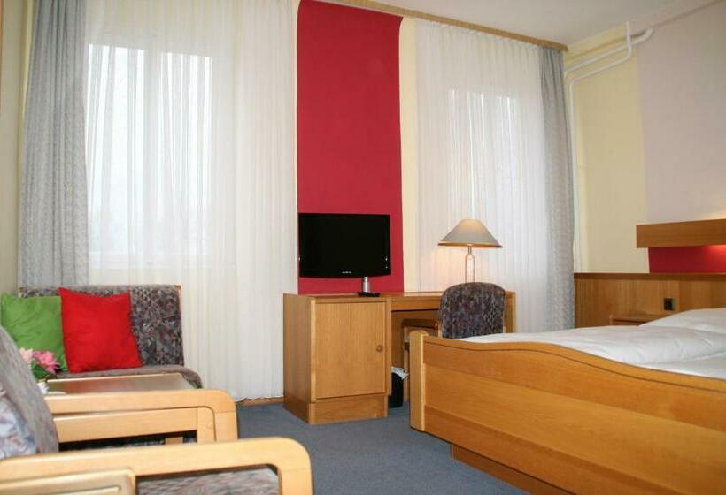 غرفة قياسية, Cafe Lieb