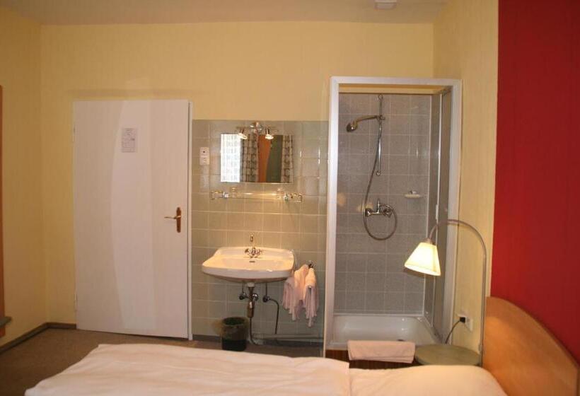 غرفة قياسية حمام مشترك, Cafe Lieb