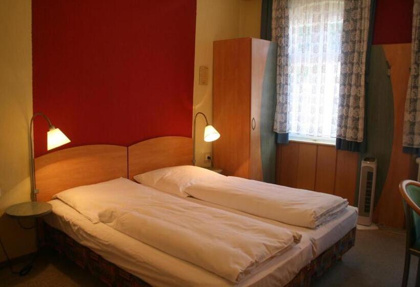 غرفة قياسية حمام مشترك, Cafe Lieb