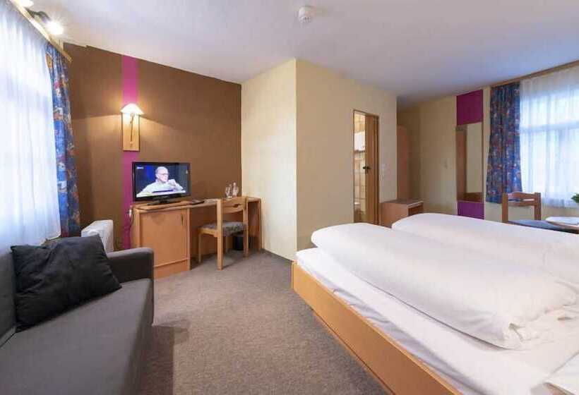 غرفة قياسية, Cafe Lieb