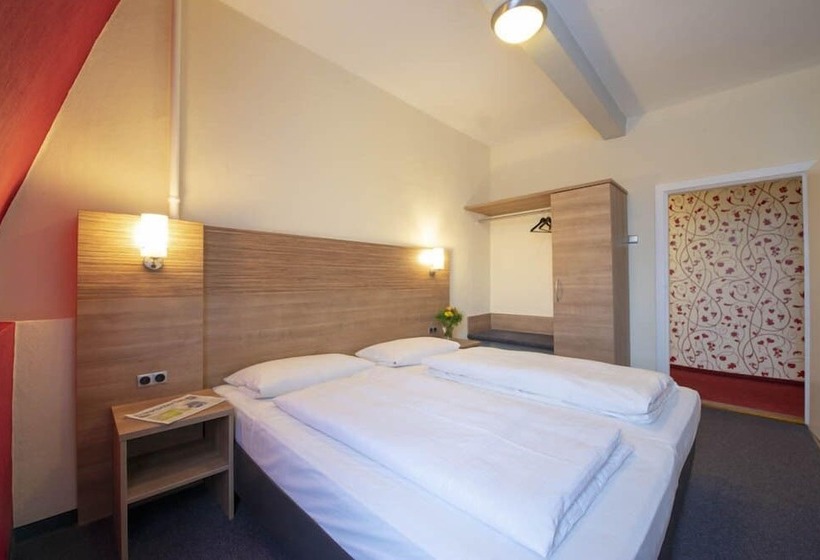 غرفة قياسية حمام مشترك, Cafe Lieb