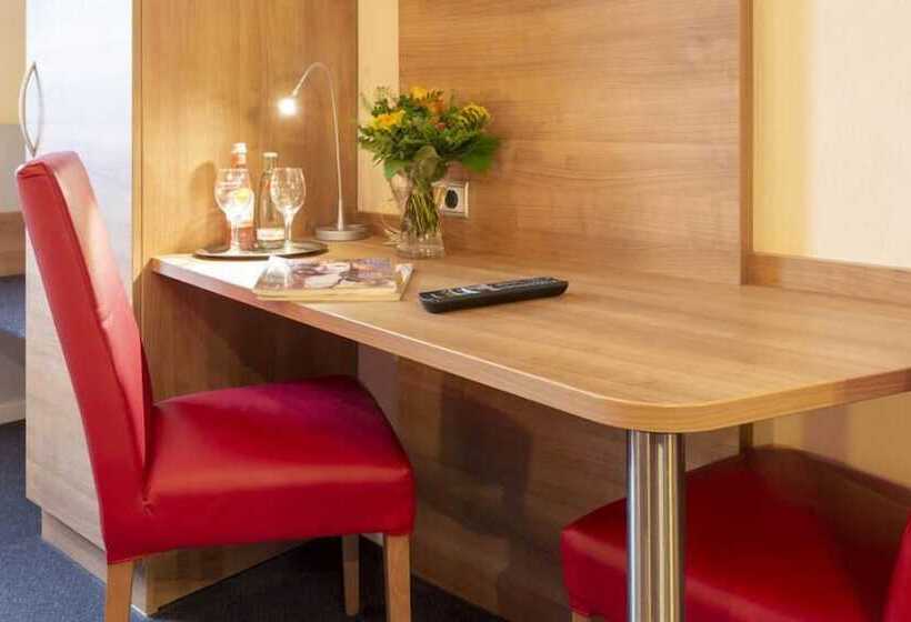 غرفة قياسية حمام مشترك, Cafe Lieb