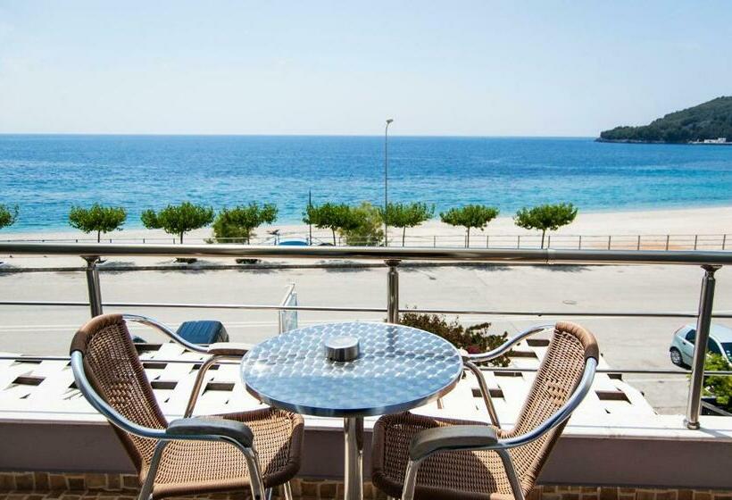 Номер Стандарт Вид на Море с Балконом, Dhima