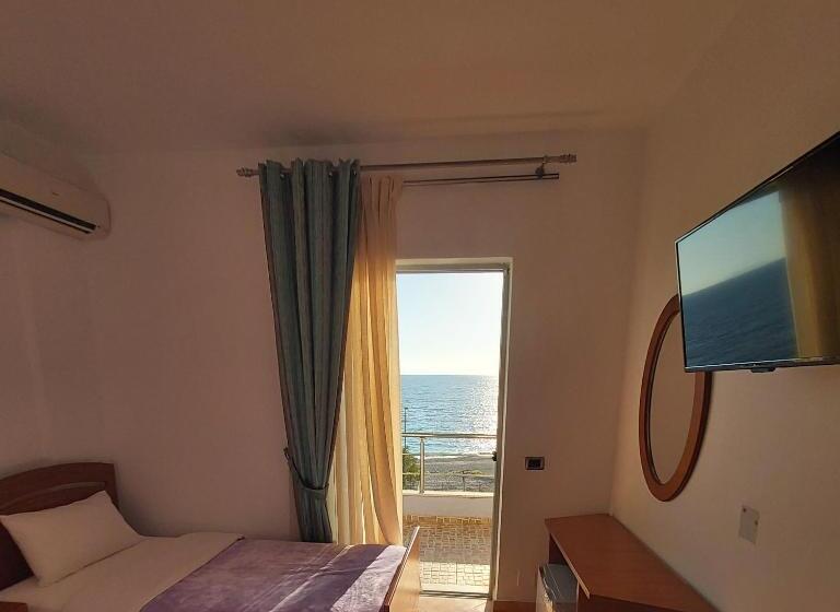 Номер Стандарт Вид на Море с Балконом, Dhima