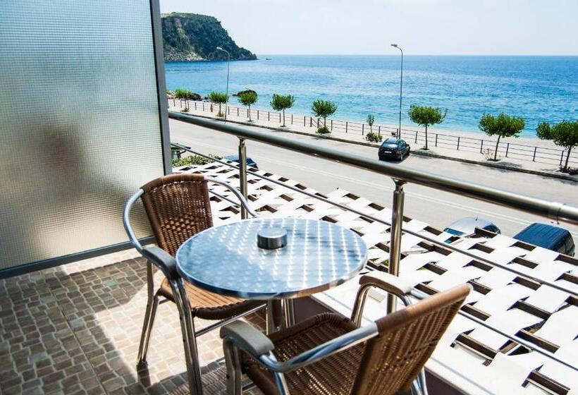 Номер Стандарт Вид на Море с Балконом, Dhima