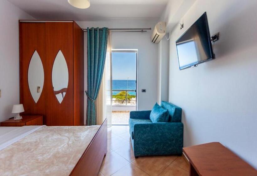 Номер Стандарт Вид на Море с Балконом, Dhima