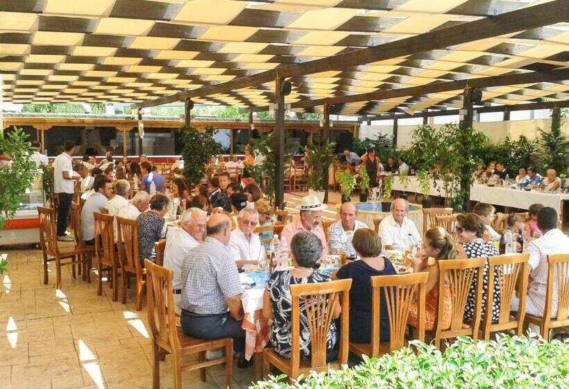 Номер Стандарт Вид на Море с Балконом, Dhima