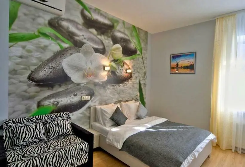 Standard-studio, Golden Gate Inn