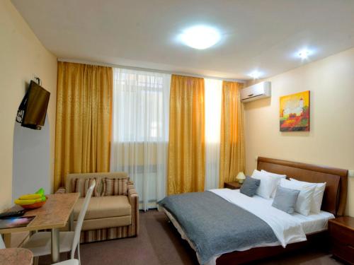 اتاق استاندارد, Golden Gate Inn