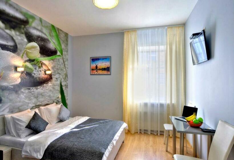 استودیوی استاندارد, Golden Gate Inn