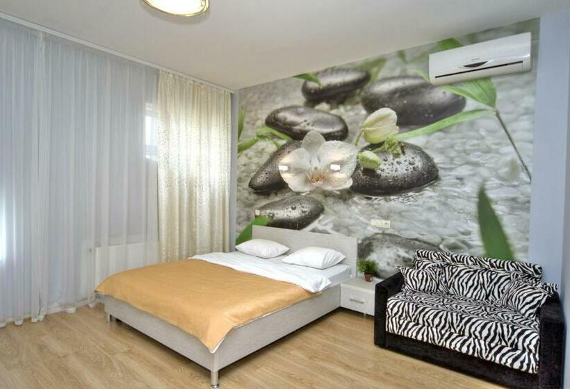 استودیوی استاندارد, Golden Gate Inn