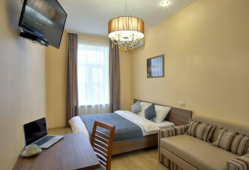 استودیوی استاندارد, Golden Gate Inn