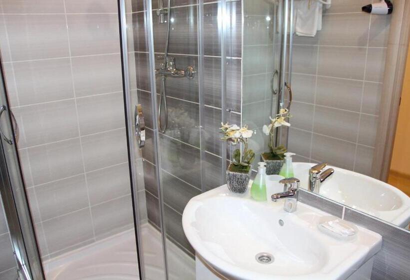 استودیو استاندارد با بالکن, Golden Gate Inn