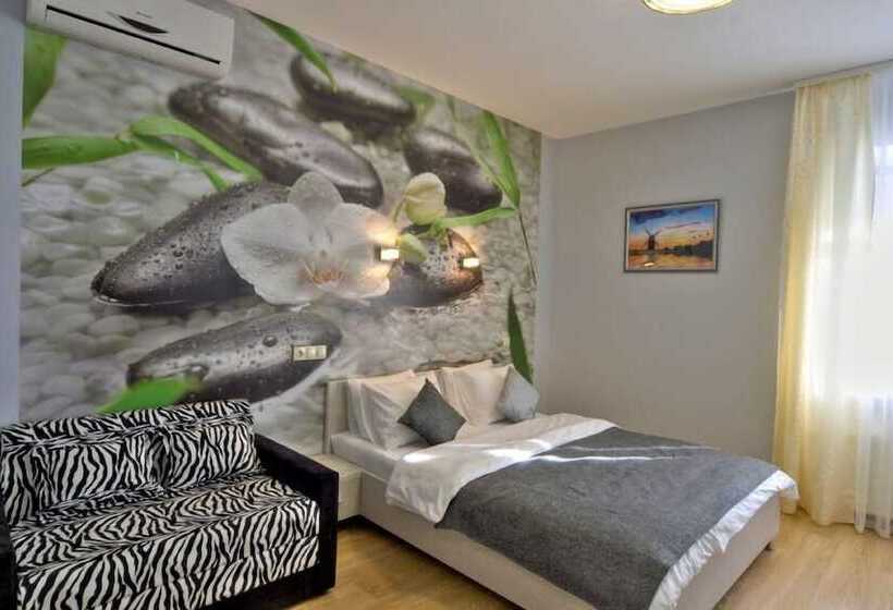 استودیوی استاندارد, Golden Gate Inn