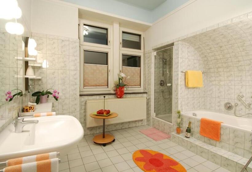 جناح ديلوكس مع إطلالة على النهر, Gästehaus & Weingut Clüsserath Weiler