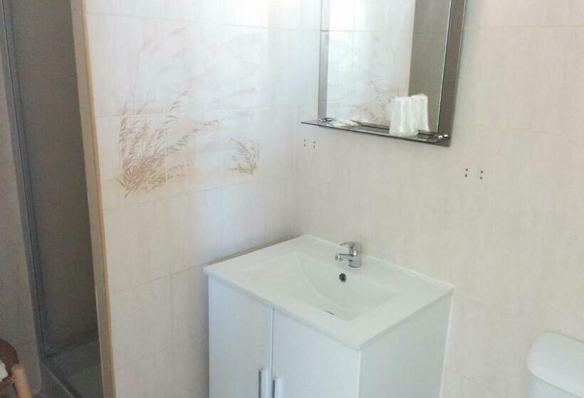 Quarto Estandar Individual, Restaurant L Agachon