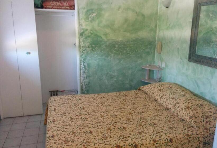 ファミリールーム, Restaurant L Agachon