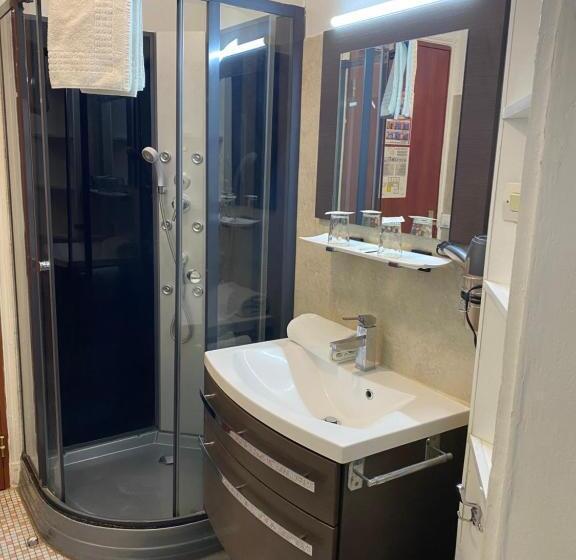 Номер Стандарт Совместная Ванная, Hôtel Résidence Saint Ouen