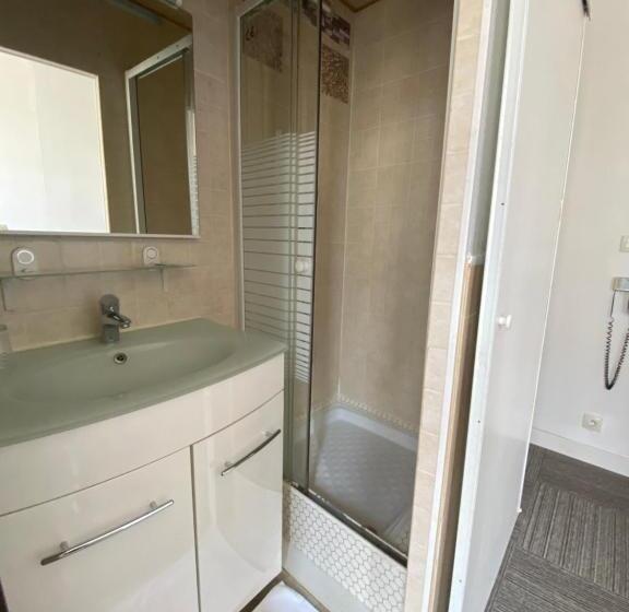 Номер Стандарт Совместная Ванная, Hôtel Résidence Saint Ouen