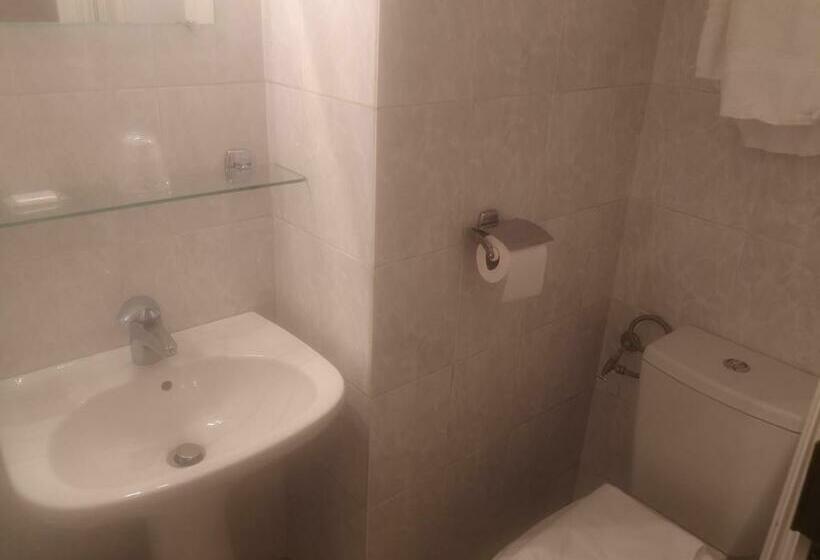 Quarto Individual Vista Jardim, Les Troenes