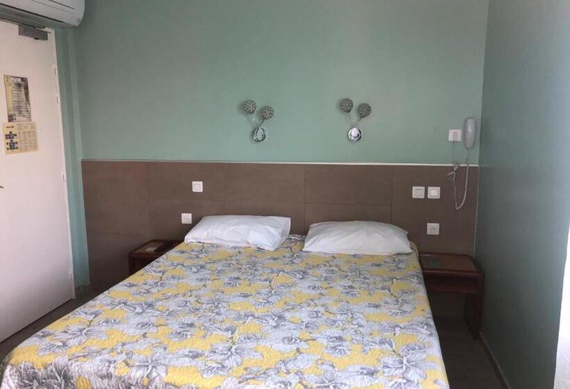 Quarto Estandar, Les Troenes