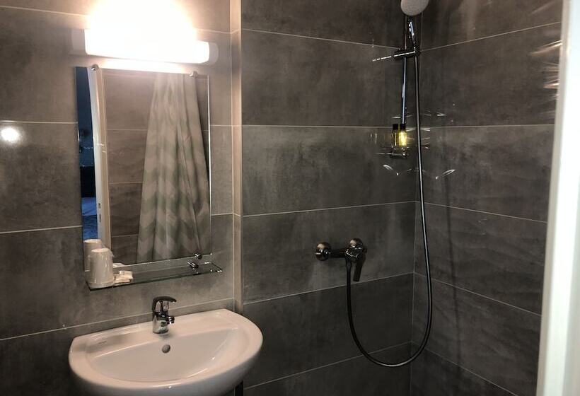 Quarto Estandar, Les Troenes