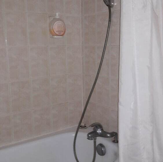 Quarto Estandar, Les Troenes